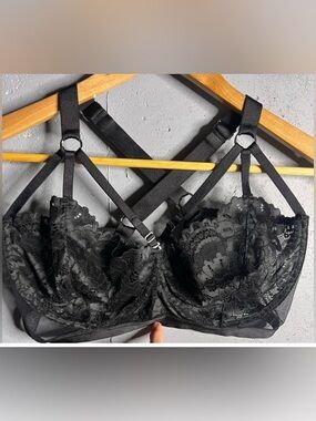 Lonely Lulu Underwire Bra Black.  Size 38 D